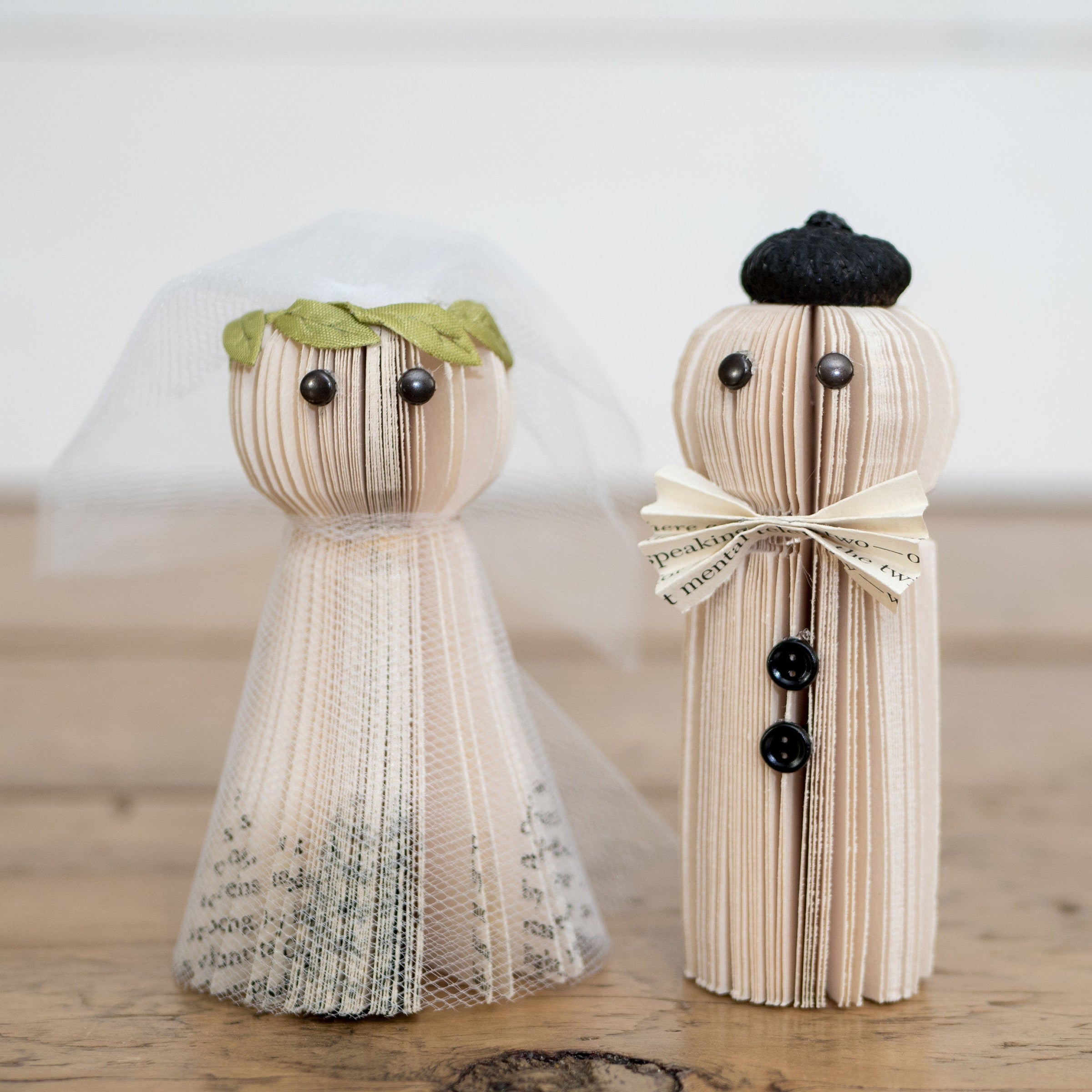 Cake Topper Wedding-Groom and Bride-Book Theme Wedding-Wedding Cake Topper-Book Wedding-Custom Cake Topper