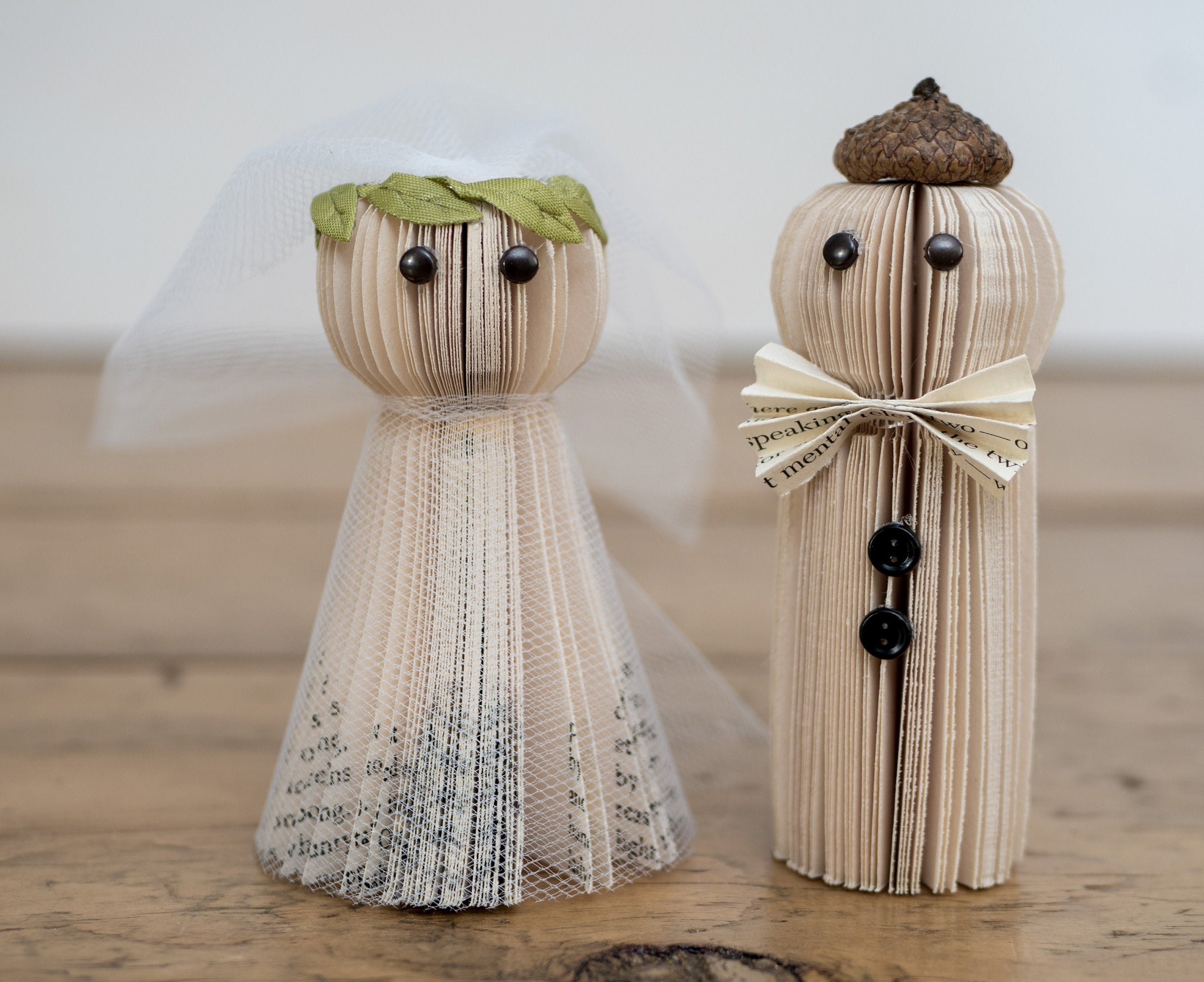 Cake Topper Wedding-Groom and Bride-Book Theme Wedding-Wedding Cake Topper-Book Wedding-Custom Cake Topper