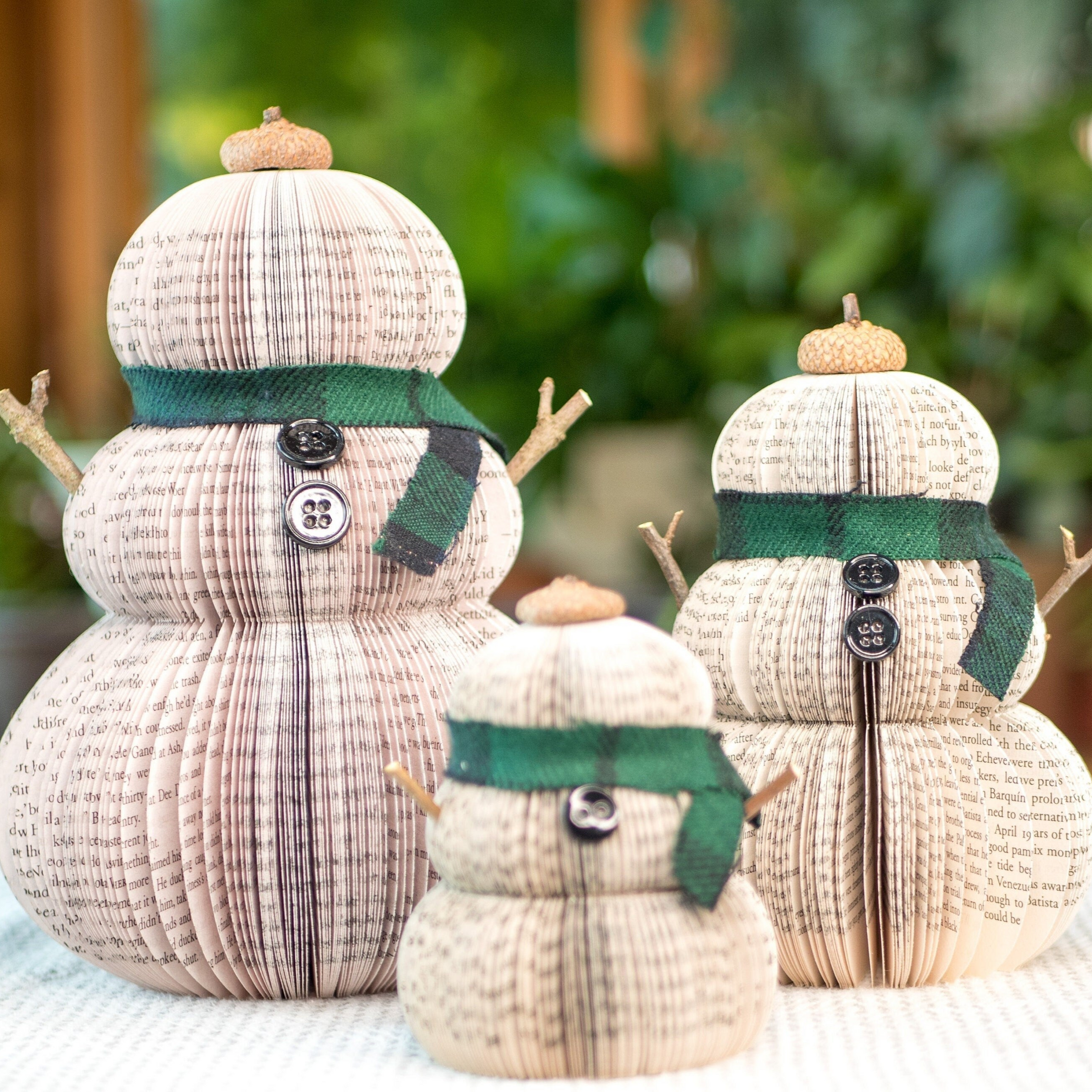 Book Snowman-Christmas Decor-Holiday Decor-Christmas Decoration-Christmas Gifts-Book Exchange-Winter Decor-Teacher Gift-Gift for Mom